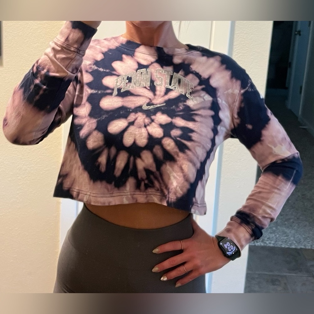 Women’s Nike PSU Penn State Bleach spiral tiedye Crop Long Sleeve Top
